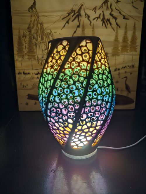Lampe veilleuse motif Voronoi