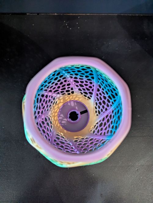 Lampe veilleuse motif Voronoi