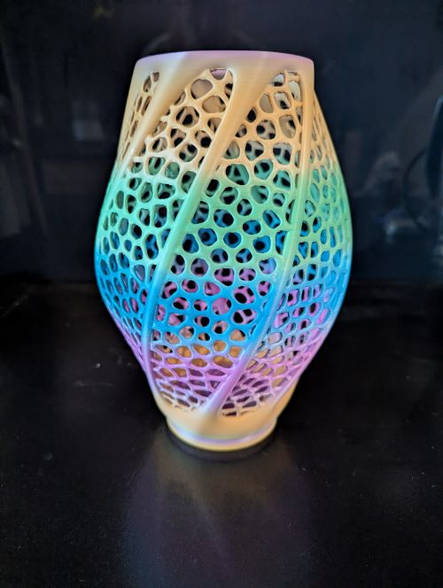 Lampe veilleuse motif Voronoi